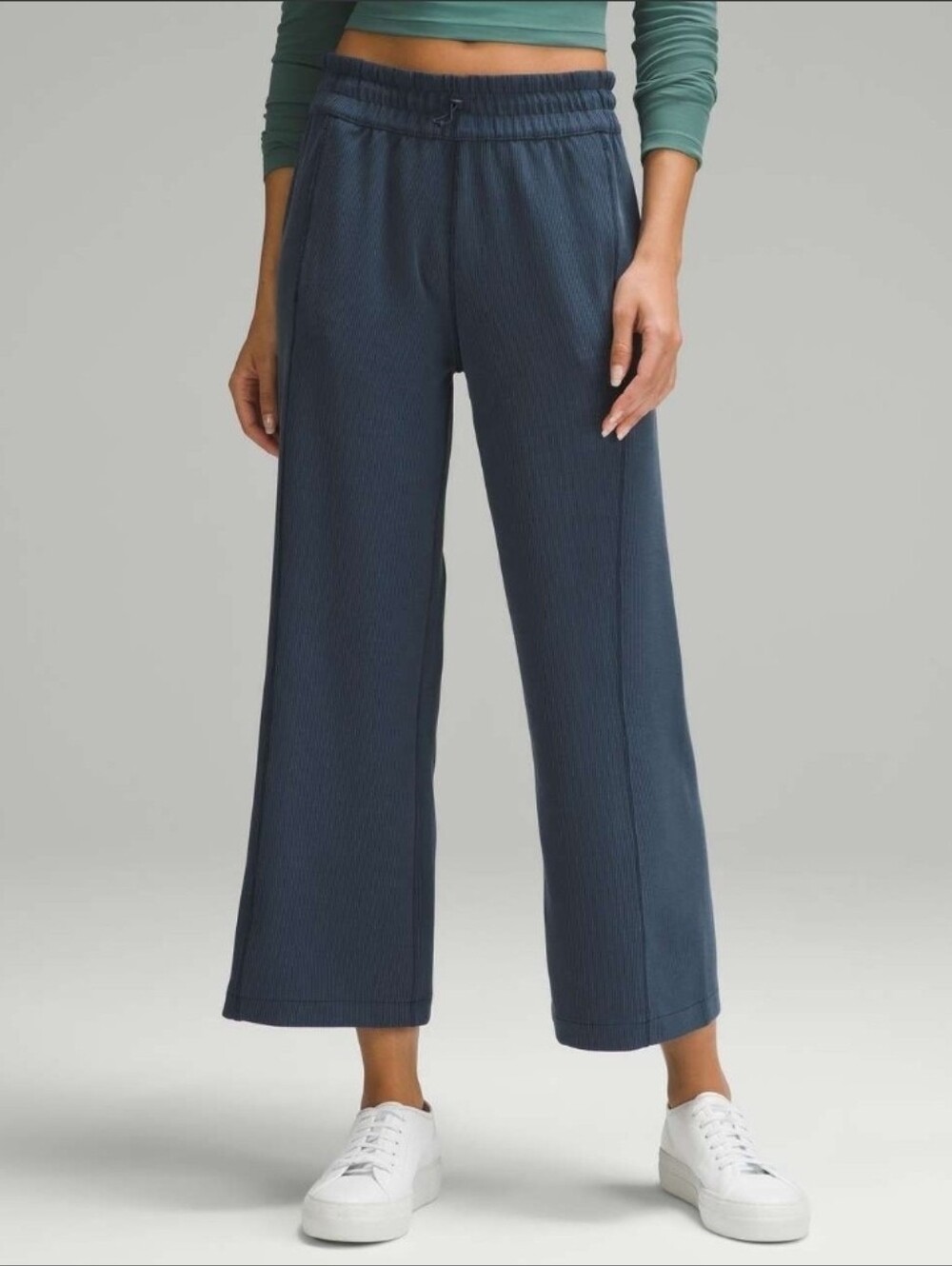 Lululemon Ribbed Softstreme Mid-Rise Wide-Leg Cropped Pant 25"True Navy Size 4
